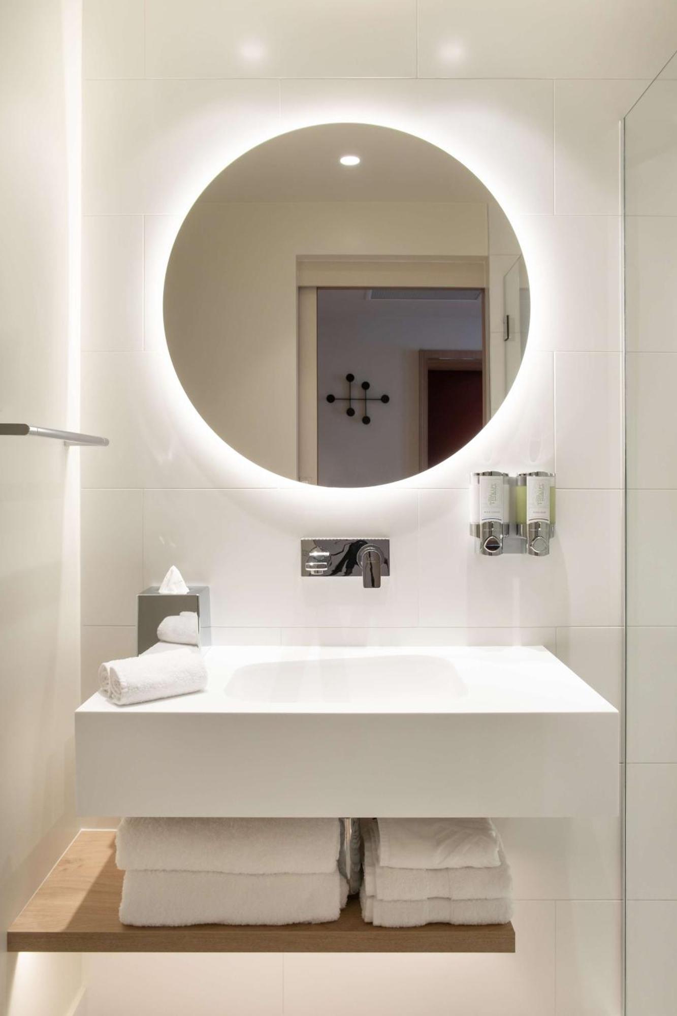 Hampton By Hilton Riga Airport Hotel Mārupe Екстериор снимка