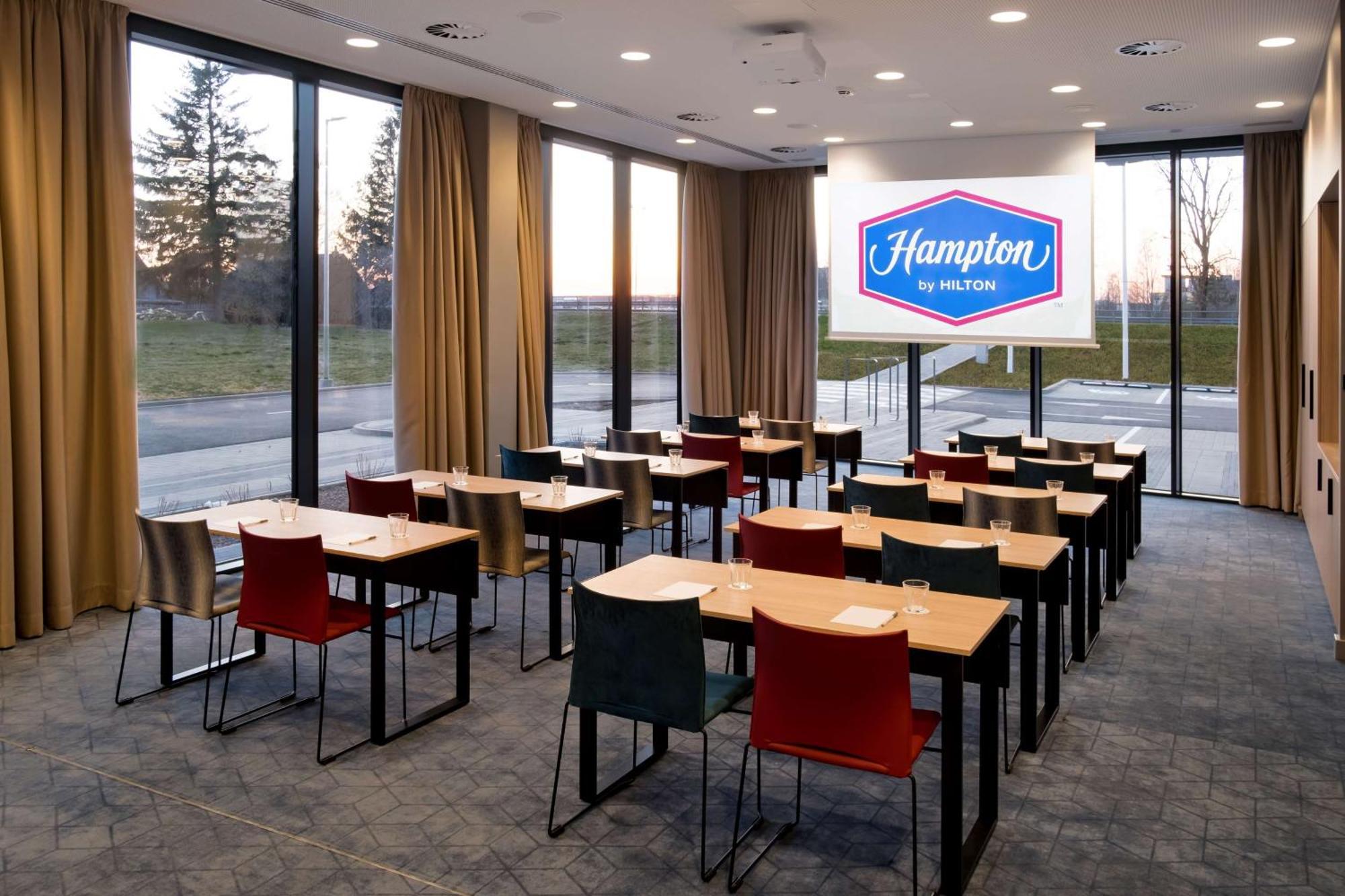 Hampton By Hilton Riga Airport Hotel Mārupe Екстериор снимка