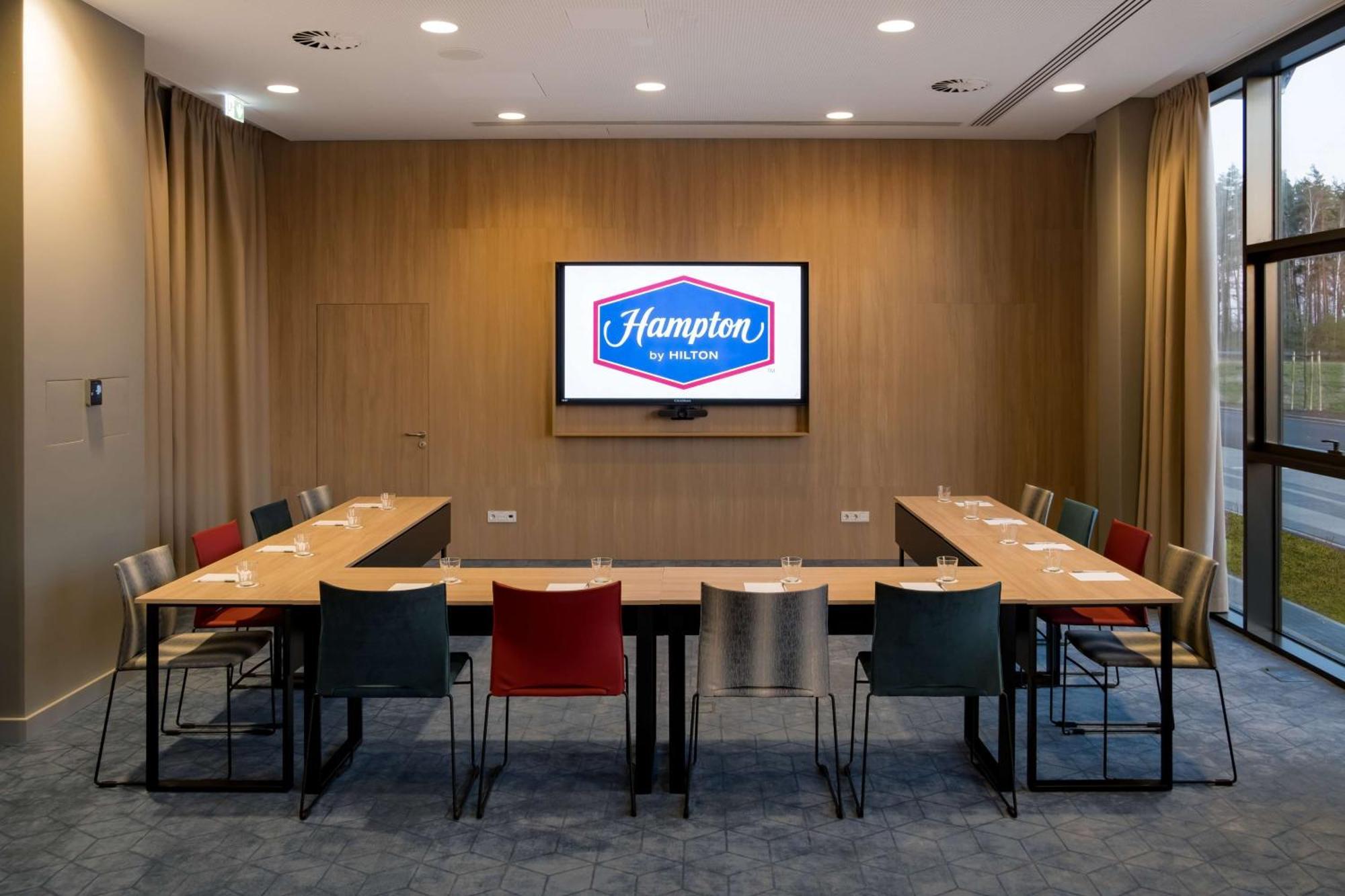 Hampton By Hilton Riga Airport Hotel Mārupe Екстериор снимка