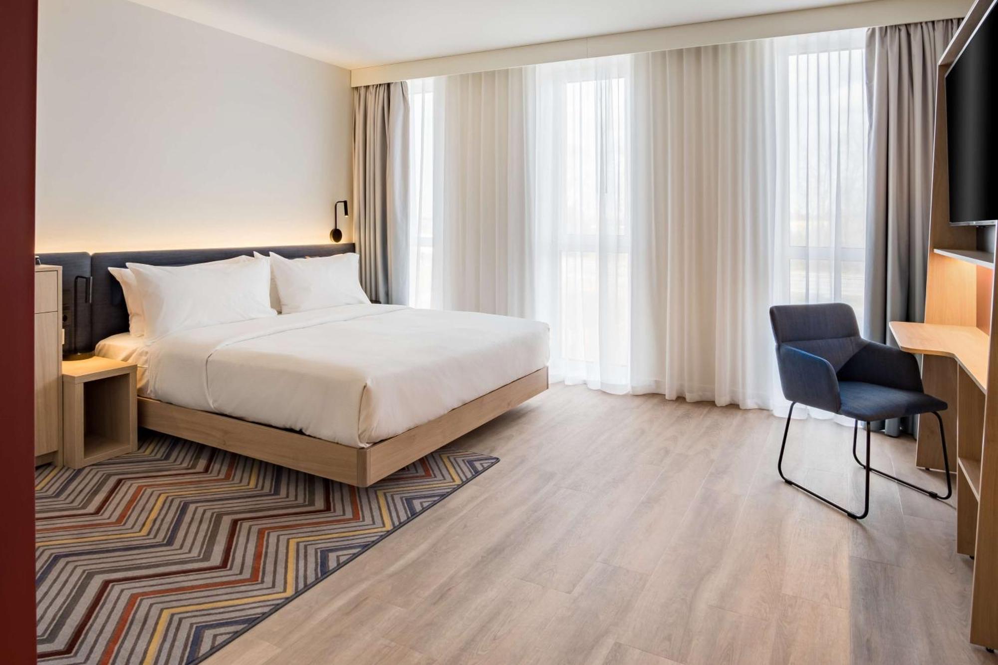 Hampton By Hilton Riga Airport Hotel Mārupe Екстериор снимка
