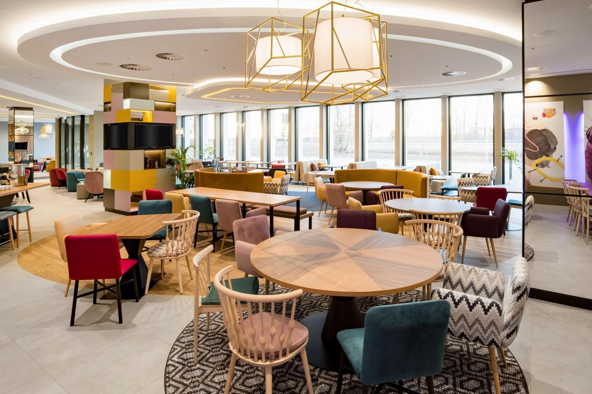 Hampton By Hilton Riga Airport Hotel Mārupe Екстериор снимка
