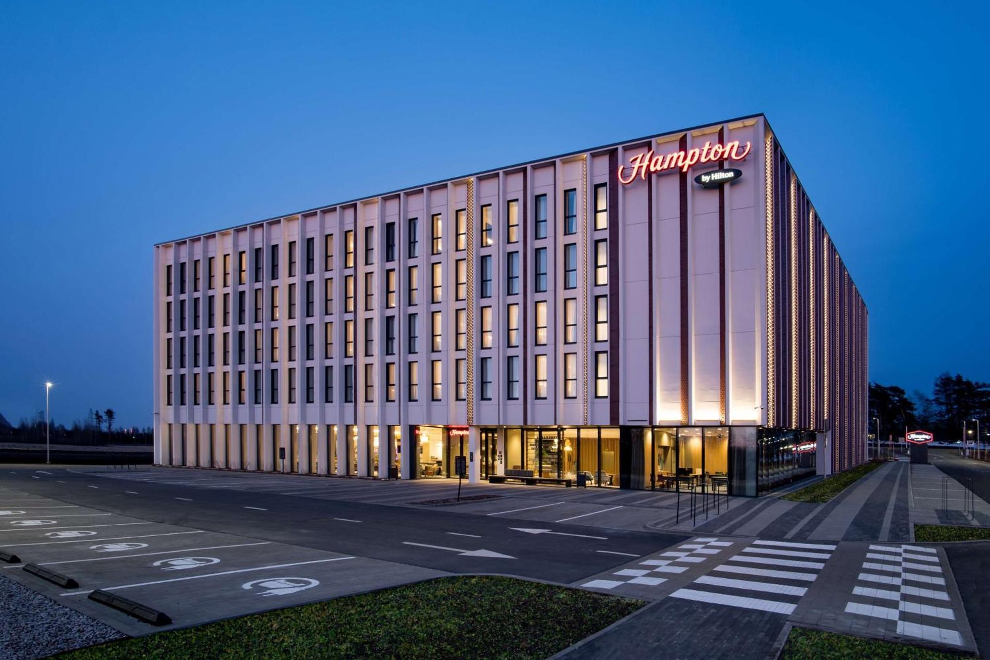 Hampton By Hilton Riga Airport Hotel Mārupe Екстериор снимка