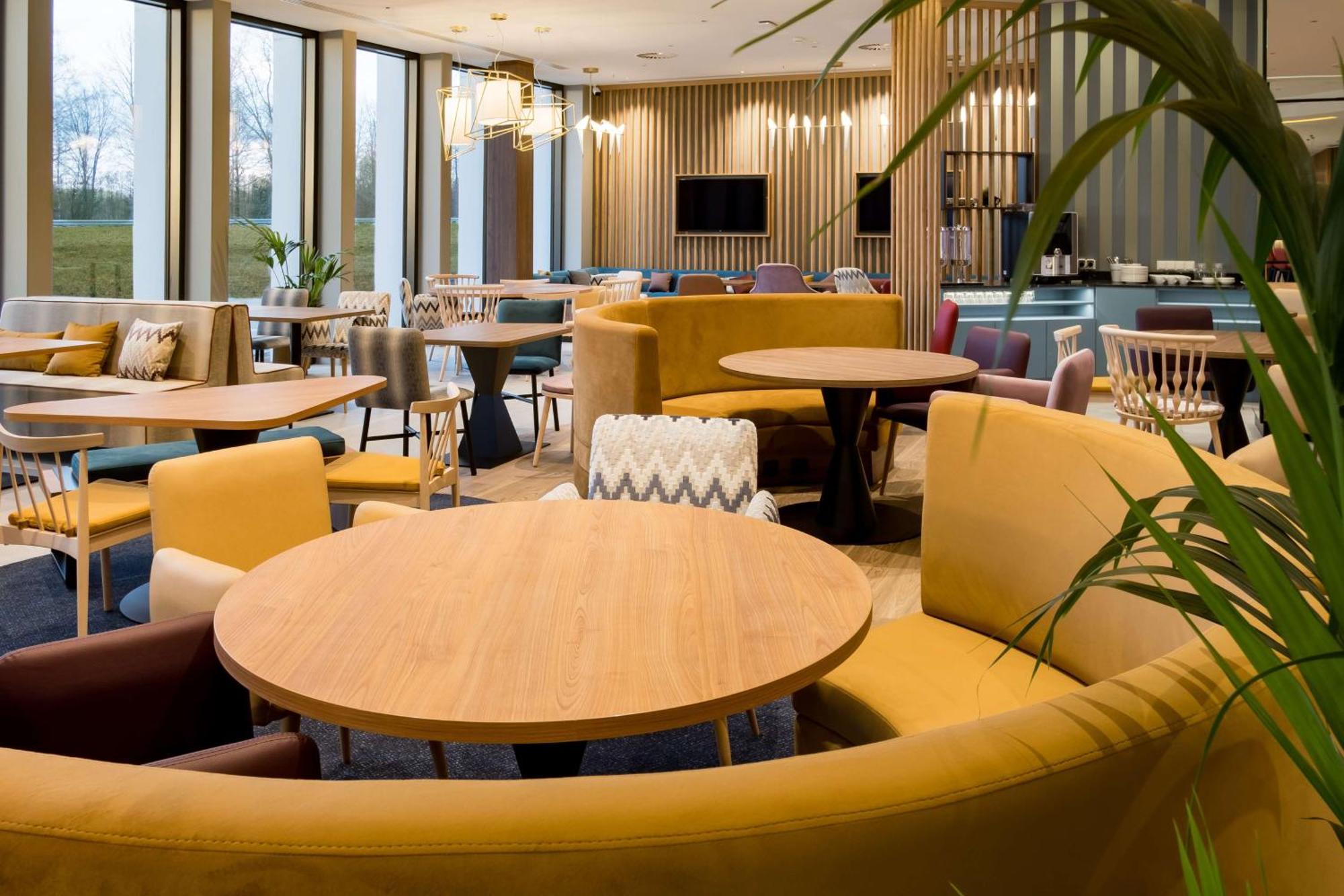 Hampton By Hilton Riga Airport Hotel Mārupe Екстериор снимка