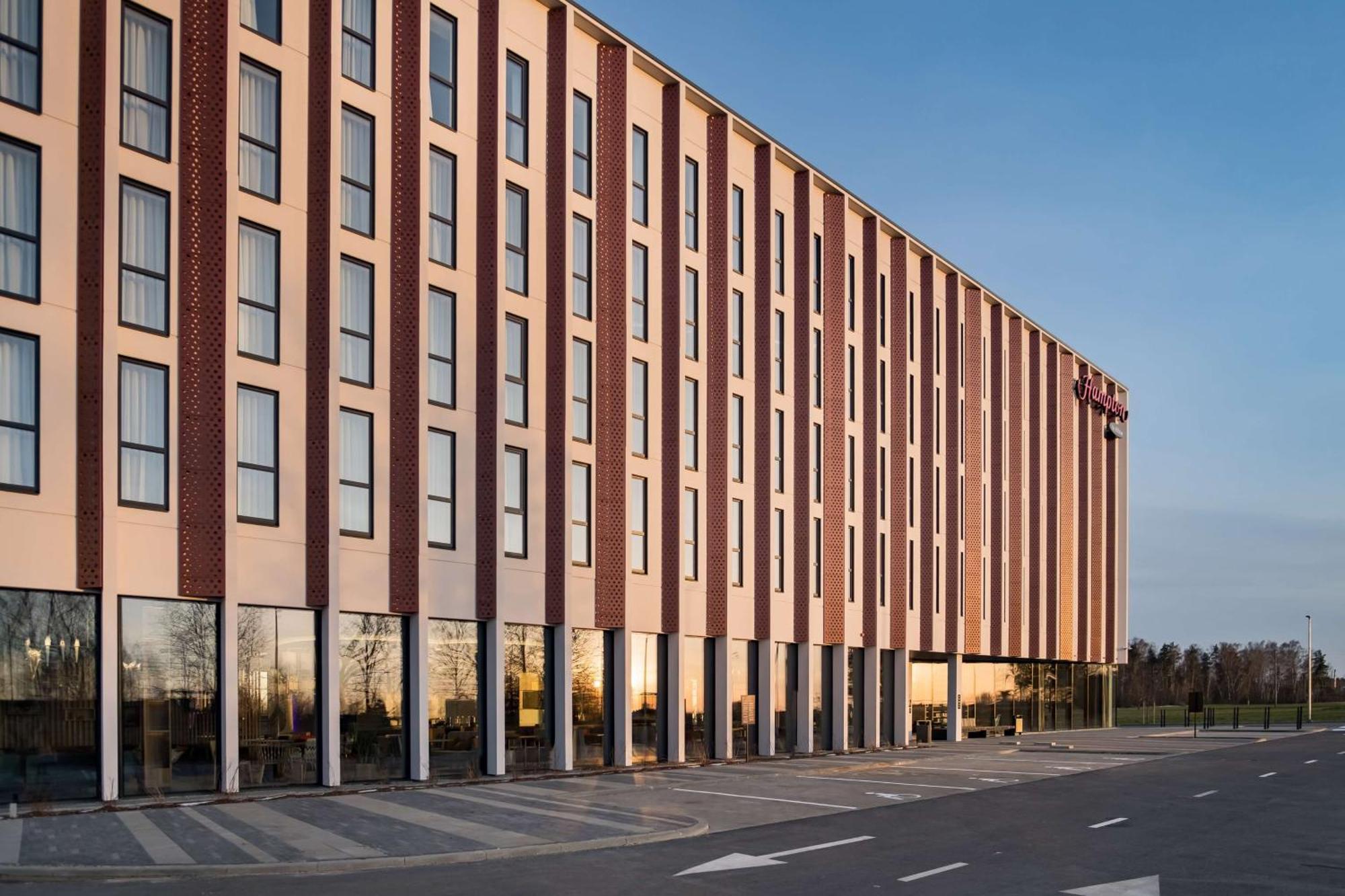 Hampton By Hilton Riga Airport Hotel Mārupe Екстериор снимка